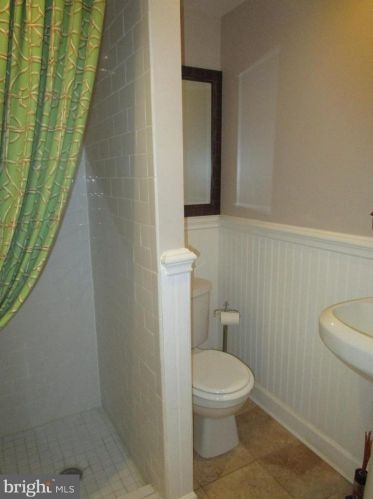 925 Columbus St, Alexandria VA 22314-1611 exterior