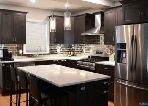 7 Holland Ave, Demarest NJ  07627-2607 exterior