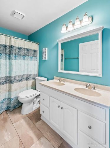 1772 Kennsington Ln, Bull Valley IL 60014-2047 exterior