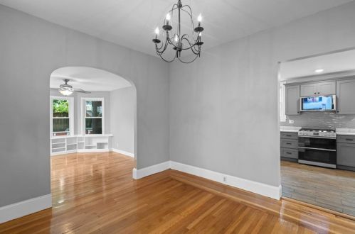 107 Overhill Rd, Providence RI  02906-4916 exterior