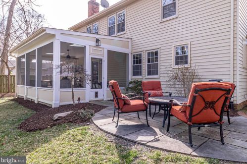 2122 Rampart Dr, Alexandria VA exterior