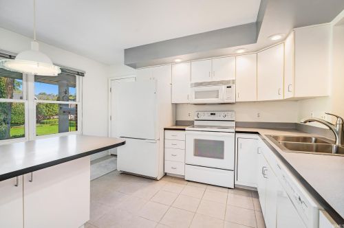 627 Rivers Edge Ct, Mishawaka IN 46544-4173 exterior