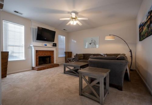 1201 Cascade Hl Dr, Atlanta GA 30336 exterior