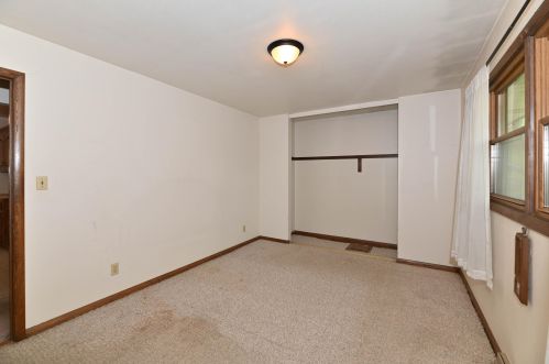 4870 37th St, Milwaukee WI  53221-2570 exterior