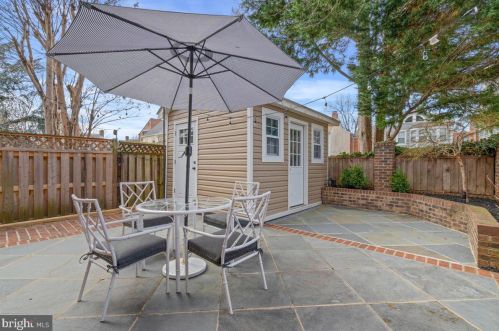 613 Royal St, Alexandria VA  22314-2031 exterior