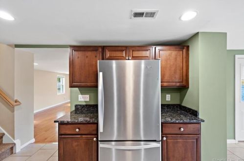 10 Grieb Trl, Wallingford CT  06492-2616 exterior