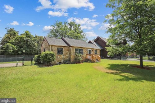 3432 Memorial St, Alexandria VA 22306-1548 exterior