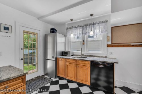 228 Myrtle Ave, Westfield NJ 07090-1516 exterior