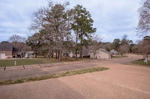 110 18 St, Huntsville TX 77340-4370 exterior