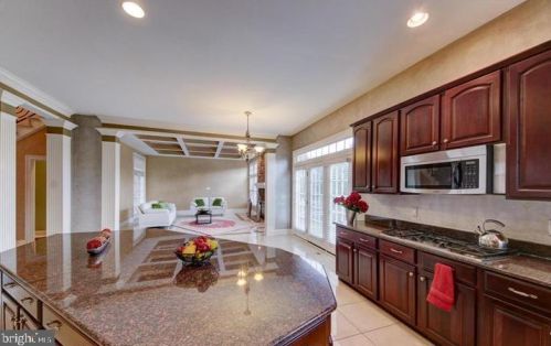 1365 Northwyck Ct, Mc Lean VA  22102-2614 exterior