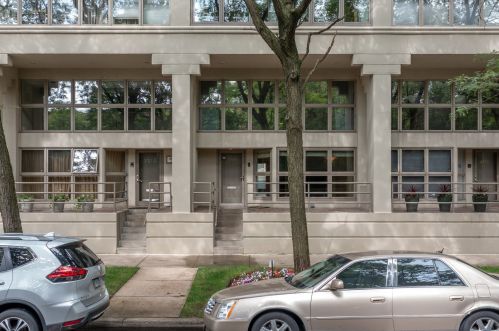 2246 Lakewood Ave, Chicago IL 60614-3629 exterior