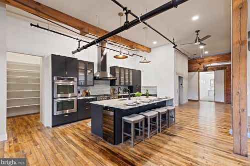 220 Prince St, Lancaster PA 17603-5878 exterior