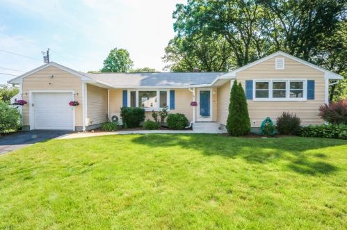 57 Mayfield St, Springfield, MA 01108-3533