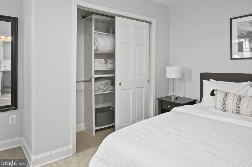 1409 Hopkins St, Washington DC 20036-5922 exterior