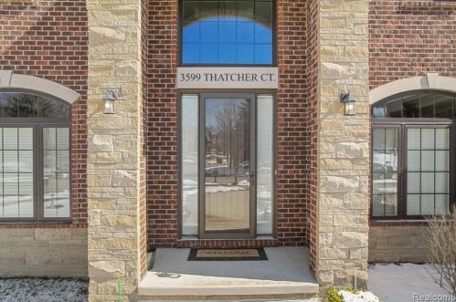 3599 Thatcher Dr, Rochester, MI 48309-4533