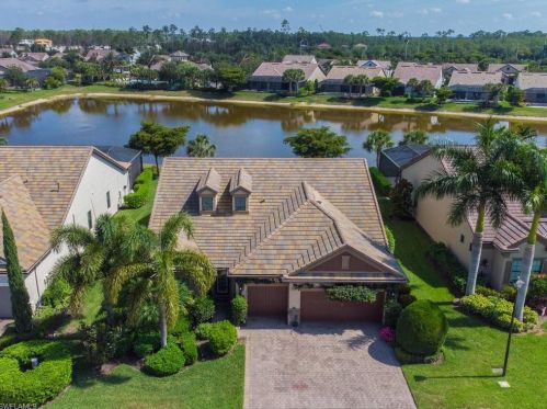 16226 Camden Lakes Cir, Naples FL 34110-2883 exterior