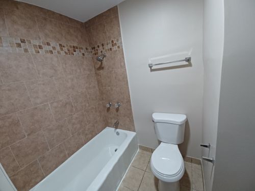 7303 Oakley Ave, Chicago IL 60636-3114 exterior