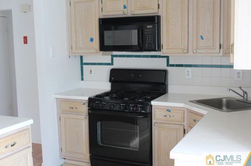 2401 Jesse Way, Piscataway NJ  08854-6421 exterior