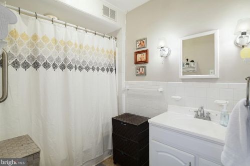 127 Ormond Ave, Camden NJ 08107-1217 exterior