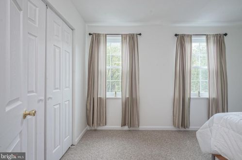 1134 Carpenter St, Philadelphia PA 19147-3608 exterior