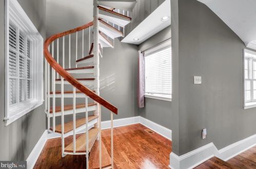 2022 Locust St, Philadelphia PA 19103-5614 exterior