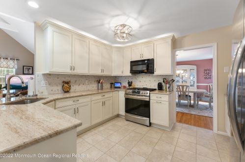 15 Calvary Ct, Jackson Twp NJ 08527-4833 exterior