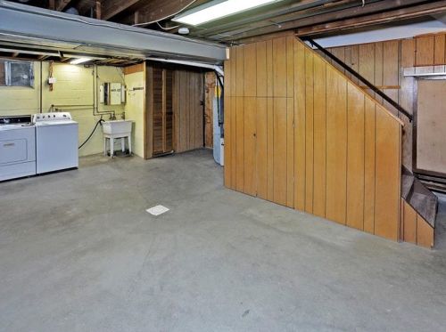 113 Pinto Dr, Pittsburgh PA 15239-1351 exterior