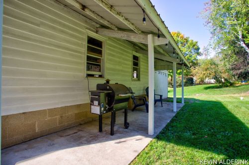 5482 Ravine Rd, Kalamazoo MI 49009-9002 exterior