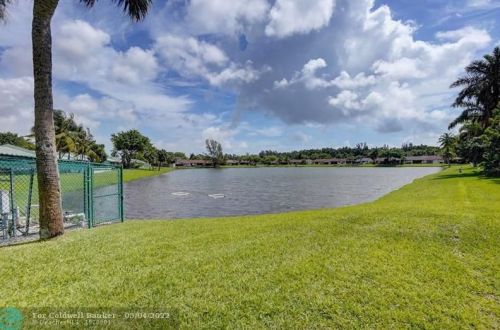 3 Mayfair Ln, Boynton Beach FL 33426-7717 exterior