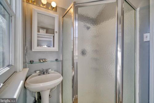 2109 Belle View Blvd, Alexandria VA 22307-1327 exterior