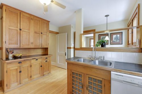 1815 Juliet Ave, Saint Paul MN 55105-2124 exterior