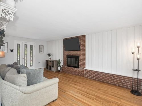 6923 Hilldale Dr, Pittsburgh, PA 15236-3634