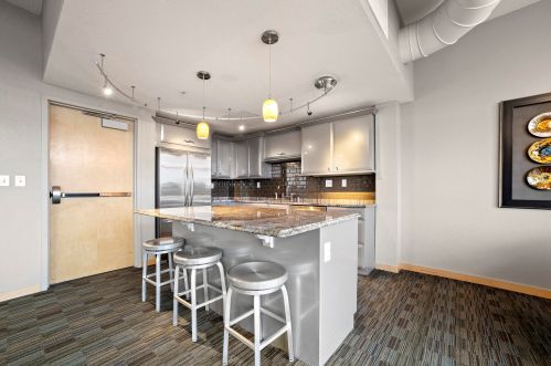 106 Seeboth St, Milwaukee WI  53204-4322 exterior