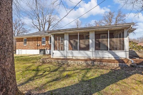 1346 Thatcher Ave, Saint Louis MO 63135-1719 exterior