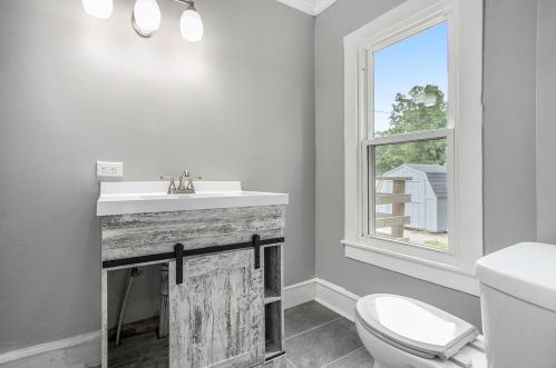 328 Michigan Ave, Three Rivers MI 49093-1126 exterior