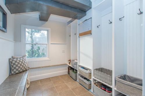 24 Duck Pond Pl, Wilton CT 06897-2704 exterior