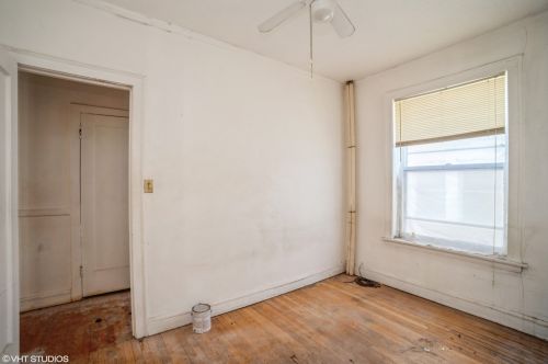 6829 Paxton Ave, Chicago IL 60649-3212 exterior