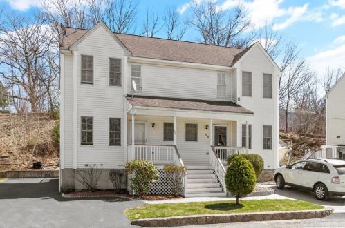 46 Wigwam Hill Dr, Worcester, MA 01605-2356