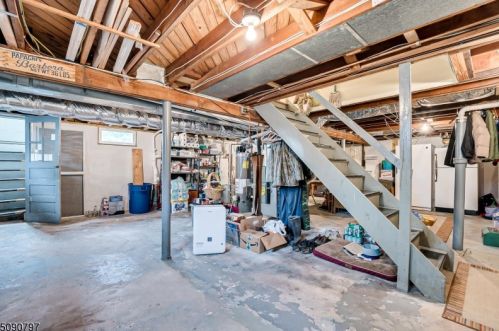 57 Francis St, Iselin NJ 08830-1121 exterior