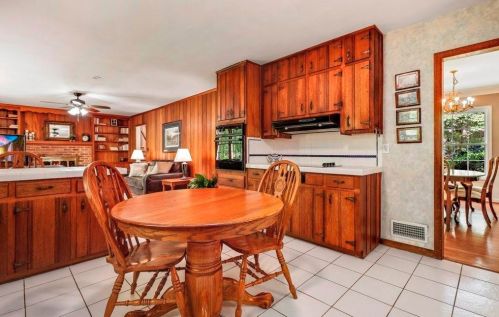 4815 Merlendale Ct, Atlanta GA 30327-3318 exterior