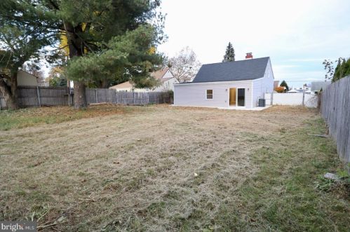 9314 Academy Rd, Philadelphia PA  19114-3523 exterior