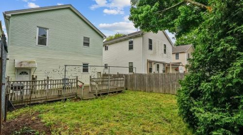 225 Wadsworth St, Providence RI 02909-2316 exterior