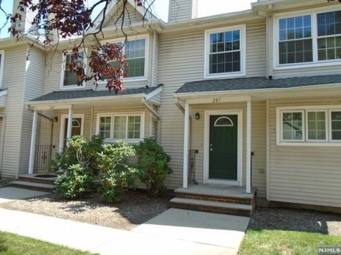 287 Undercliff Ave, Edgewater NJ  07020-1153 exterior