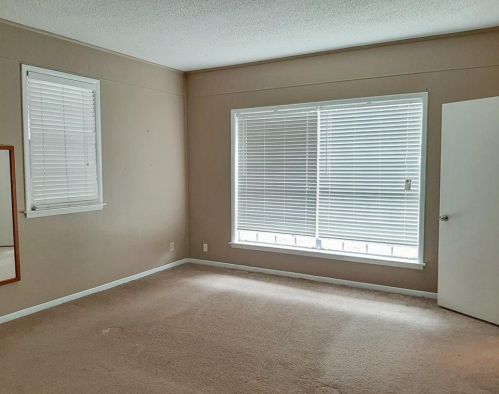 318 Bush Dr, Huntsville TX 77320-3402 exterior