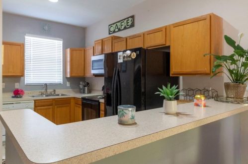 1913 Fiesta Ridge Ct, Tampa FL  33604-7700 exterior