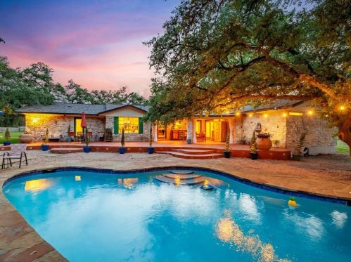 9604 Flintrock Cir, Austin TX 78737-1113 exterior