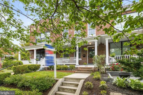 123 Peyton St, Alexandria VA 22314-2723 exterior