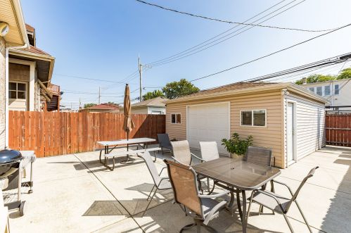 2819 Kilbourn Ave, Chicago IL 60623-4213 exterior