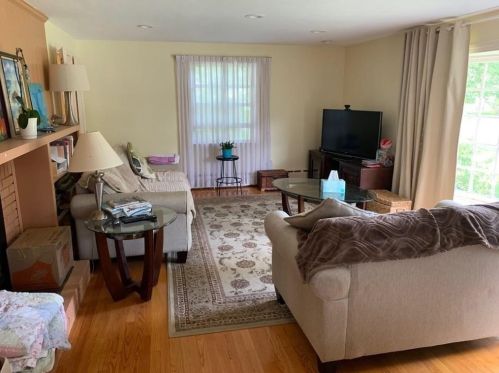 50 Woodside Dr, Springfield MA  01106-2040 exterior