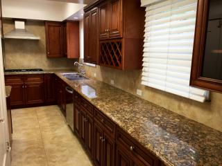 1231 St Andrews Pl, Los Angeles CA  90038-2211 exterior